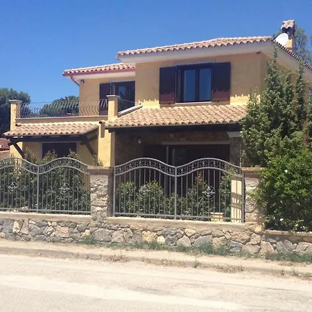 Villa Holiday Home Villa